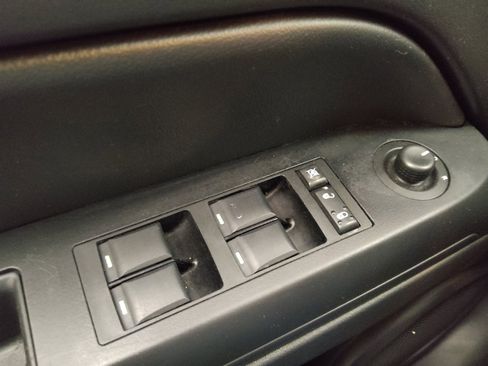 Used 2014 Jeep Patriot Latitude AWD/4WD image 27