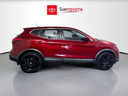 Used 2019 Nissan Rogue Sport S w/ Appearance Package FWD image 2