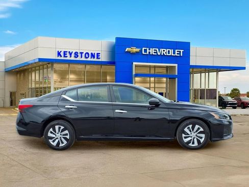 Used 2025 Nissan Altima 2.5 S FWD image 8