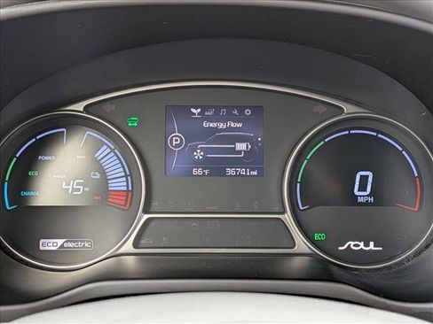 Used 2016 Kia Soul EV + image 11