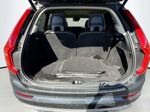 Used 2022 Volvo XC90 T6 Momentum w/ Climate Package image 17