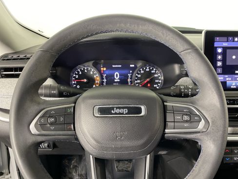 Used 2022 Jeep Compass Latitude image 20