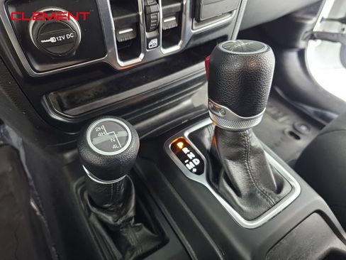 Used 2022 Jeep Gladiator Sport image 21