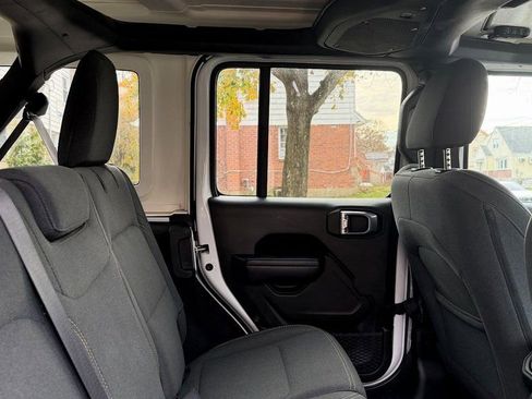 Used 2024 Jeep Wrangler Sport S image 24