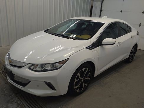 Used 2017 Chevrolet Volt Premier w/ Driver Confidence II Package FWD image 2