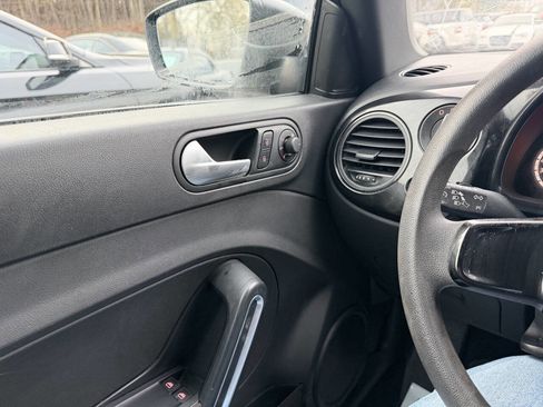 Used 2013 Volkswagen Beetle 2.5 image 14