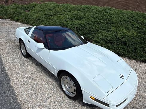 Used 1996 Chevrolet Corvette Coupe RWD image 15