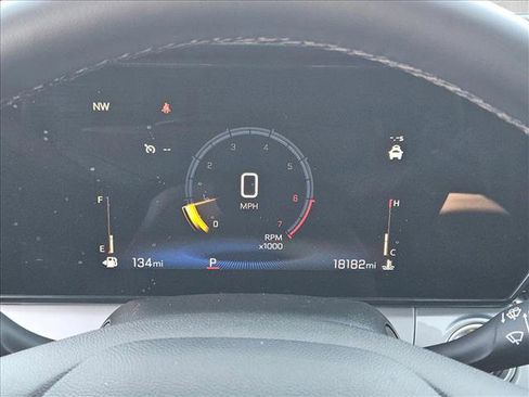 Used 2025 Chevrolet Trax LT w/ LT Convenience Package image 11