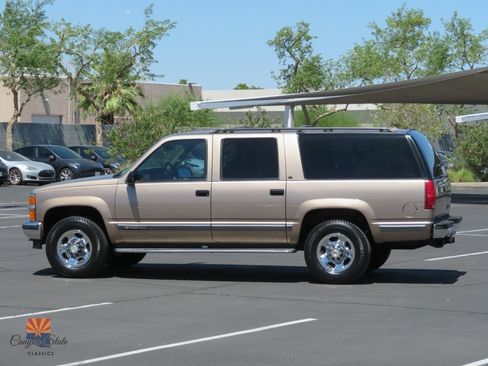 Used 1996 Chevrolet Suburban 2500 AWD/4WD image 6