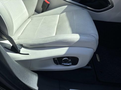 Used 2023 Jaguar F-PACE SVR AWD/4WD image 12
