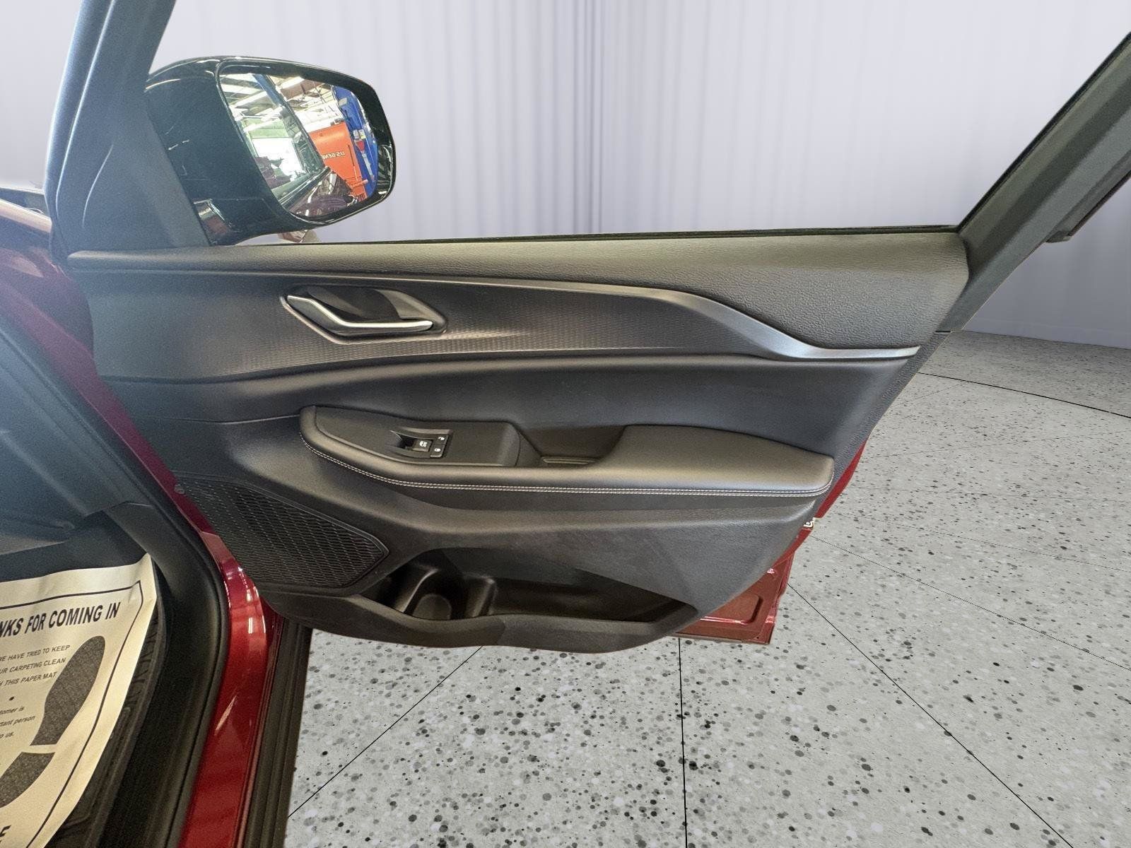 Used 2023 Jeep Grand Cherokee L Laredo AWD/4WD image 15