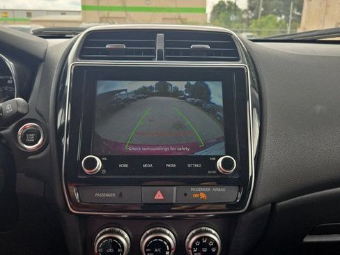 Used 2025 Mitsubishi Outlander Sport SE AWD/4WD image 19