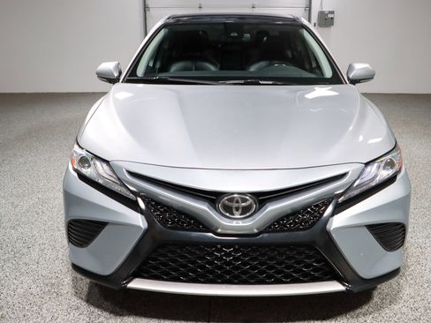 Used 2020 Toyota Camry XSE FWD image 4