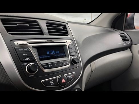 Used 2015 Hyundai Accent GLS FWD image 10