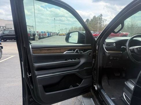 Certified 2022 Jeep Grand Wagoneer Series II AWD/4WD image 13