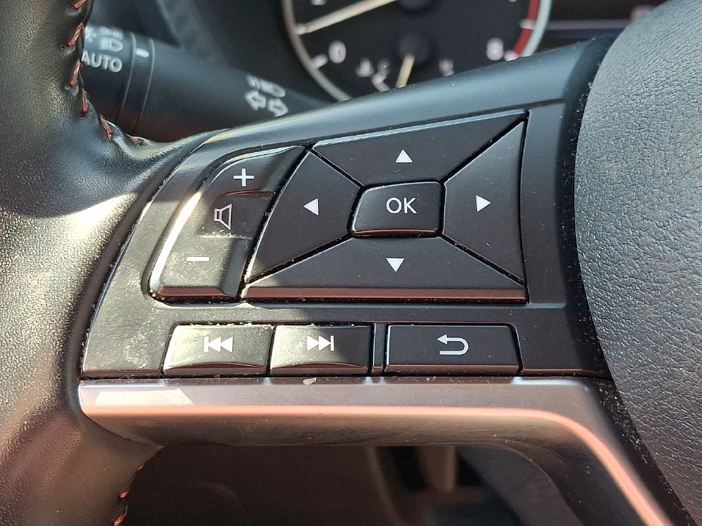 Used 2025 Nissan Sentra SR FWD image 22
