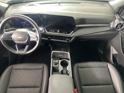 Used 2026 Chevrolet Equinox LT w/ Convenience Package II FWD image 24