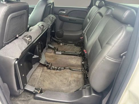 Used 2012 Chevrolet Avalanche LTZ AWD/4WD image 39