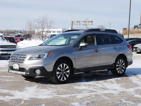 Used 2016 Subaru Outback 2.5i Limited image 2
