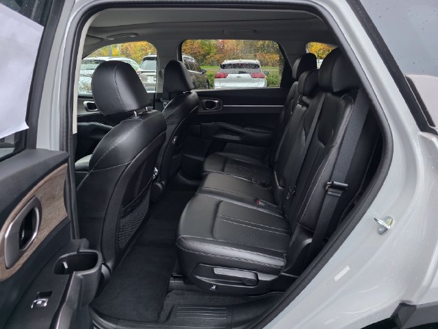 Certified 2023 Kia Sorento S w/ Panoramic Sunroof Package AWD/4WD image 17
