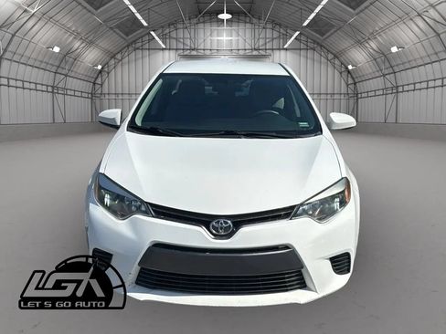 Used 2015 Toyota Corolla LE FWD image 2