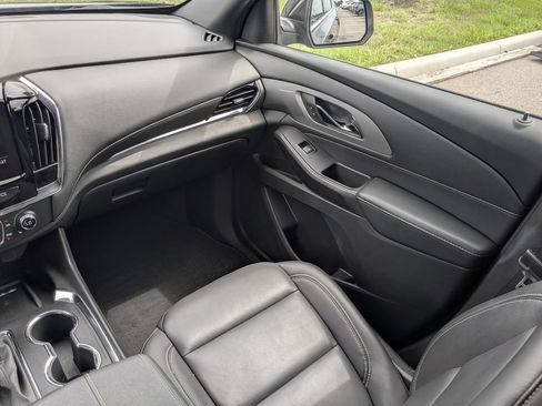 Used 2023 Chevrolet Traverse LT FWD image 23