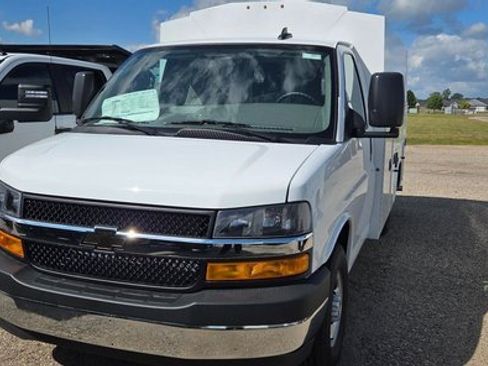 New 2025 Chevrolet Express 3500 w/ Power Convenience Package image 5