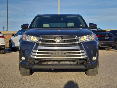 Used 2018 Toyota Highlander XLE image 10