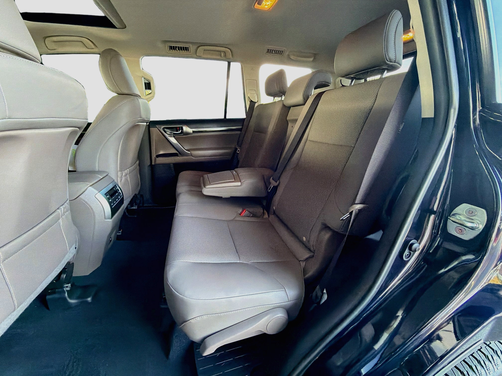 Used 2023 Lexus GX 460 Premium w/ Premium Package AWD/4WD image 29