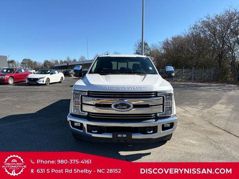 Used 2017 Ford F250 Lariat w/ Chrome Package image 4