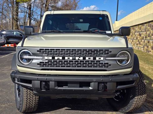 New 2026 Ford Bronco Badlands image 4