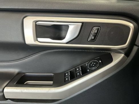 Used 2023 Ford Explorer XLT w/ Equipment Group 202A AWD/4WD image 19
