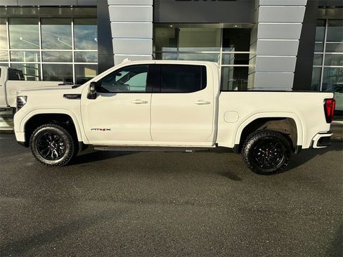 Used 2022 GMC Sierra 1500 AT4X image 2