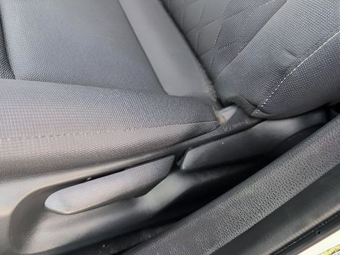 Used 2023 Toyota Corolla LE image 34