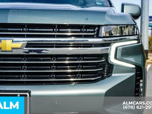 Used 2024 Chevrolet Suburban LT image 12