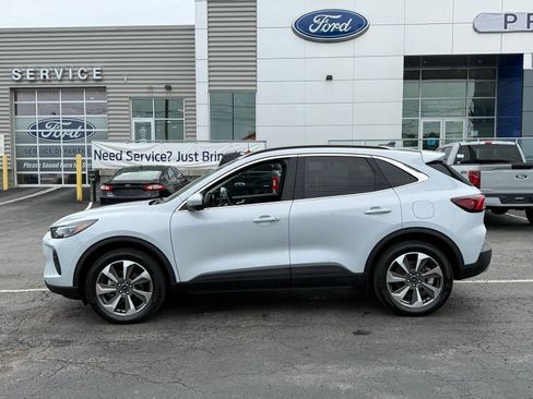 Used 2025 Ford Escape Platinum w/ Premium Technology Package AWD/4WD image 2