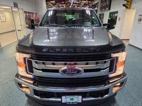 Used 2018 Ford F250 XLT w/ XLT Value Package AWD/4WD image 4