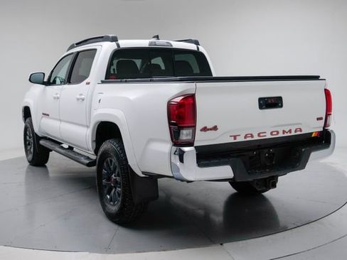 Used 2022 Toyota Tacoma SR5 AWD/4WD image 3