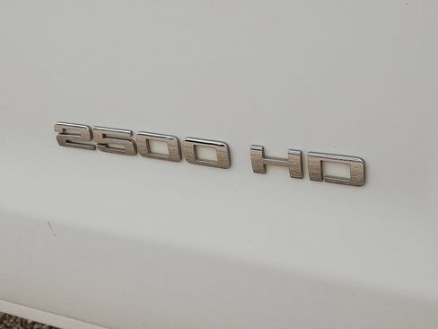 Used 2019 Chevrolet Silverado 2500 W/T AWD/4WD image 8