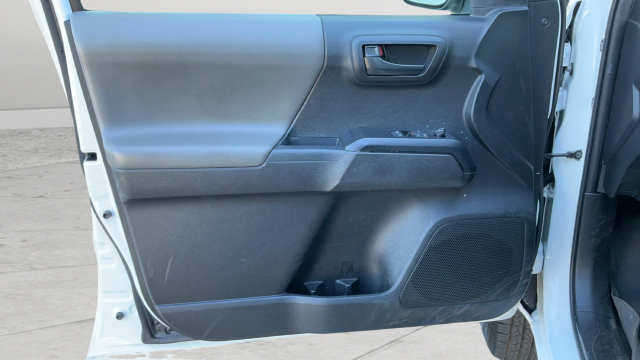 Used 2022 Toyota Tacoma SR RWD image 18