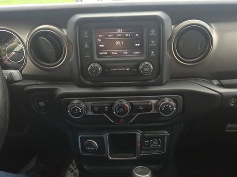 Used 2021 Jeep Gladiator Sport w/ Trailer Tow Package AWD/4WD image 23