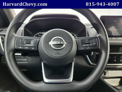 Used 2024 Nissan Rogue S image 15