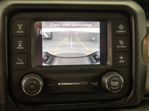 Used 2021 Jeep Gladiator Sport image 27