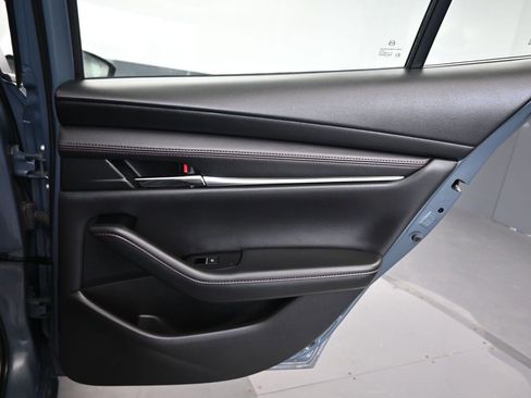 Used 2022 MAZDA MAZDA3 s image 34