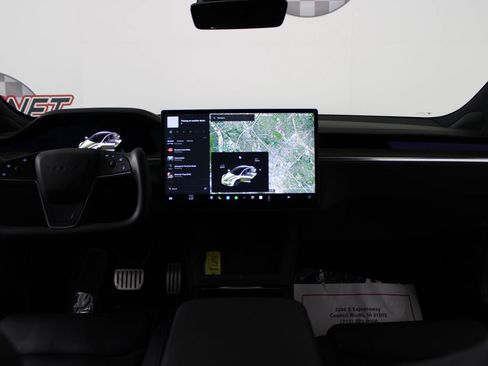 Used 2021 Tesla Model S Plaid image 11
