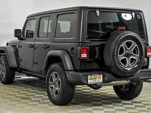 Used 2022 Jeep Wrangler Unlimited Sport AWD/4WD image 6