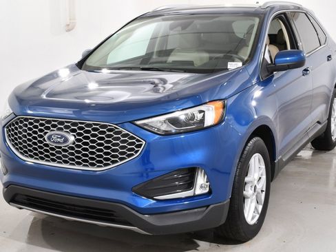 Used 2023 Ford Edge SEL w/ Convenience Package image 2