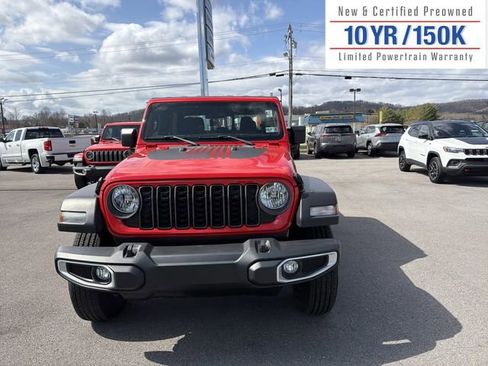 Used 2024 Jeep Gladiator Sport image 2
