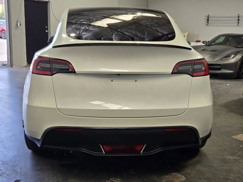 Used 2021 Tesla Model Y Long Range AWD/4WD image 3