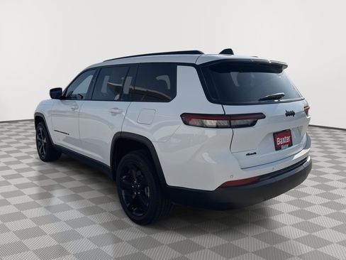 Used 2023 Jeep Grand Cherokee L Laredo AWD/4WD image 11